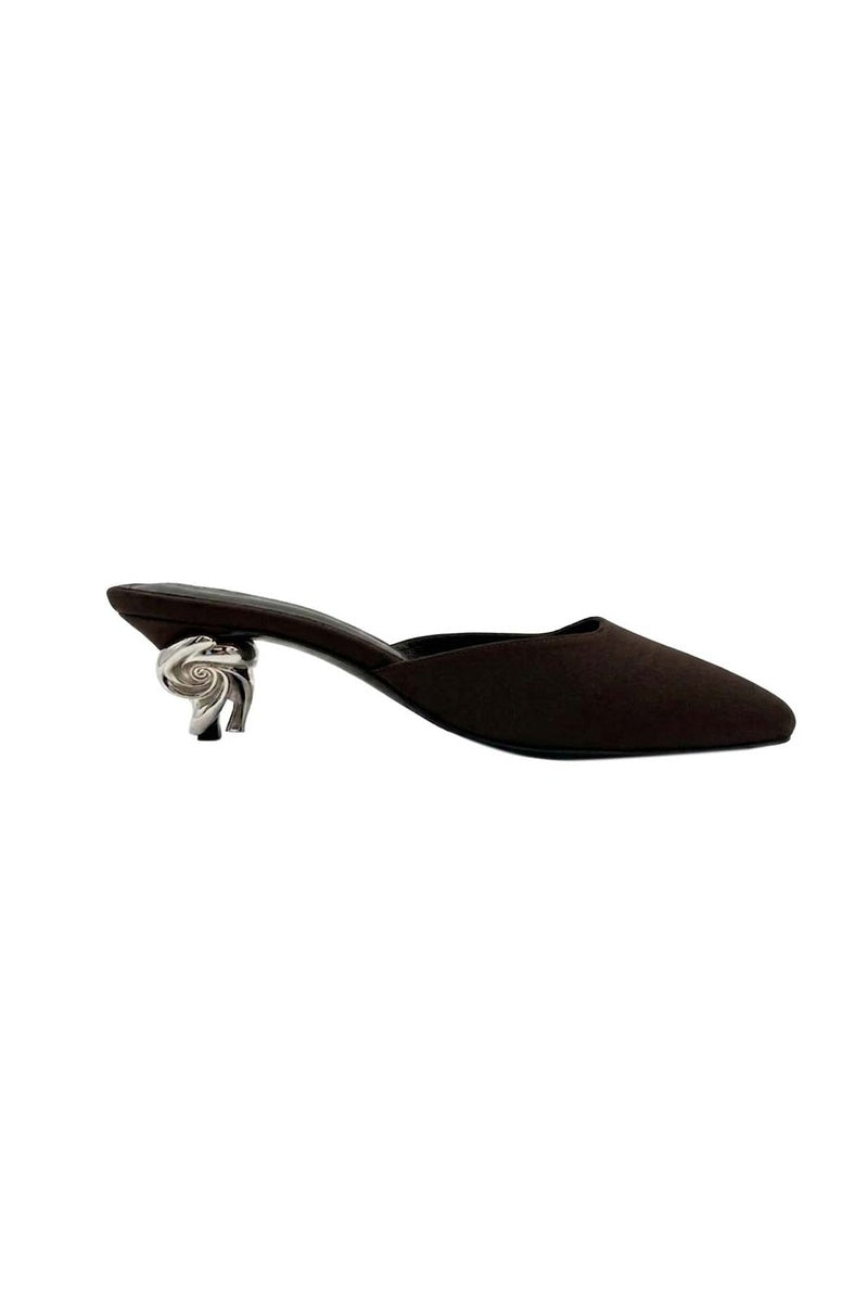 YASSMIN SALEH Orbit heels in brown leather with ankle straps and high stiletto heels, stylish for formal or casual wear