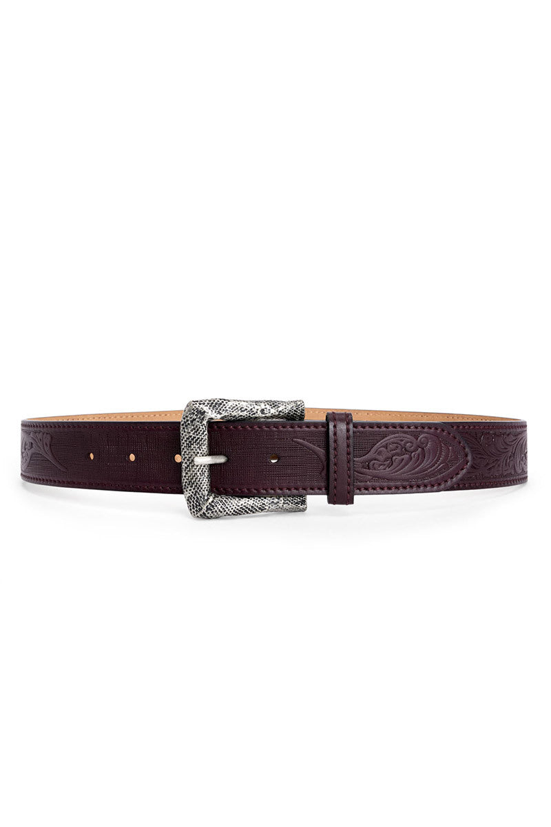 Acaria Studio RONESANS leather belt in cherry with silver buckle, showcasing the smooth leather strap and polished metallic detail.