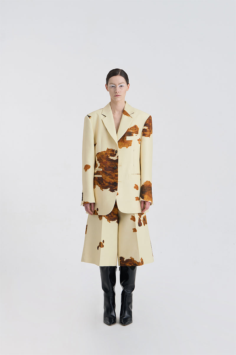 PRINTED WOOL SILK BERMUDA SHORTS IN PALE YELLOW - CULT MIA