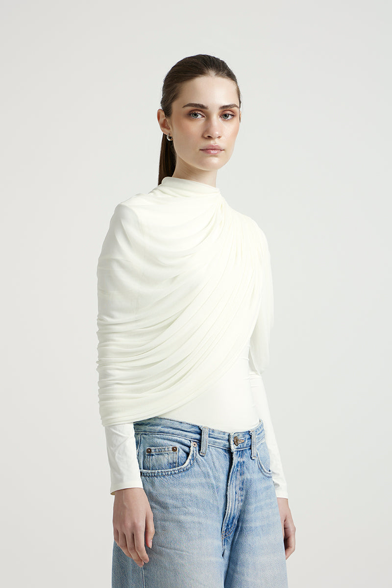 Deme By Gabriella Lisbeth off-white top with a relaxed fit, featuring a soft fabric and stylish design for casual or chic wear.