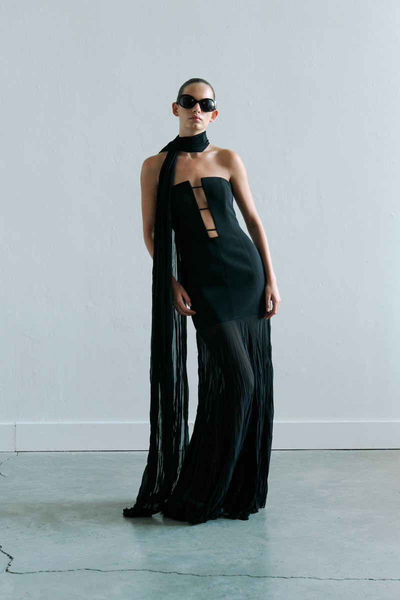 LAURA DRESS IN BLACK - CULT MIA