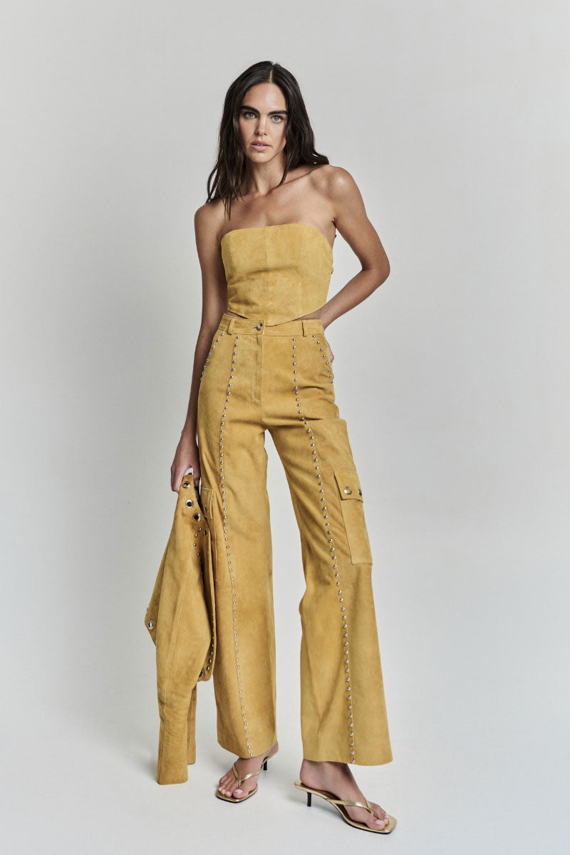 ZUT CIDADE TOP IN MANGO, stylish sleeveless mango-colored top with a relaxed fit, displayed on a white background.