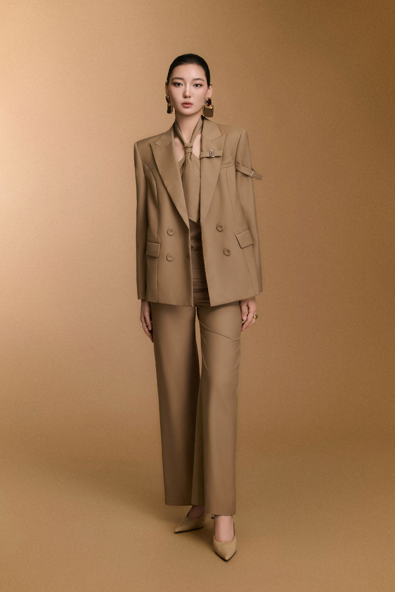Arti Apparel CECI blazer, stylish tailored blazer with a fitted design, shown on a hanger in a neutral color.