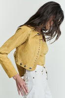 ZUT Darby Mango jacket displayed on a hanger, featuring a stylish design in soft mango color, perfect for casual wear.