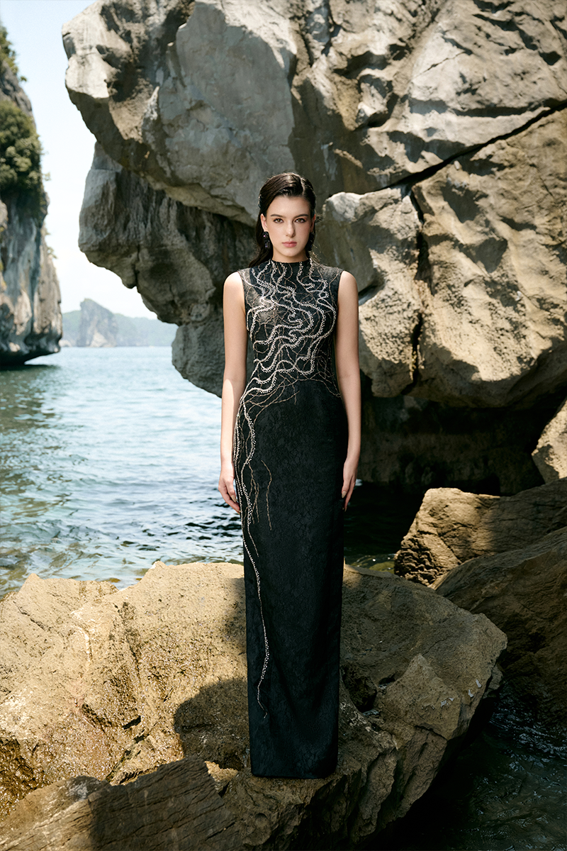 HIGH NECK SLEEVELESS A-LINE DRESS - CULT MIA