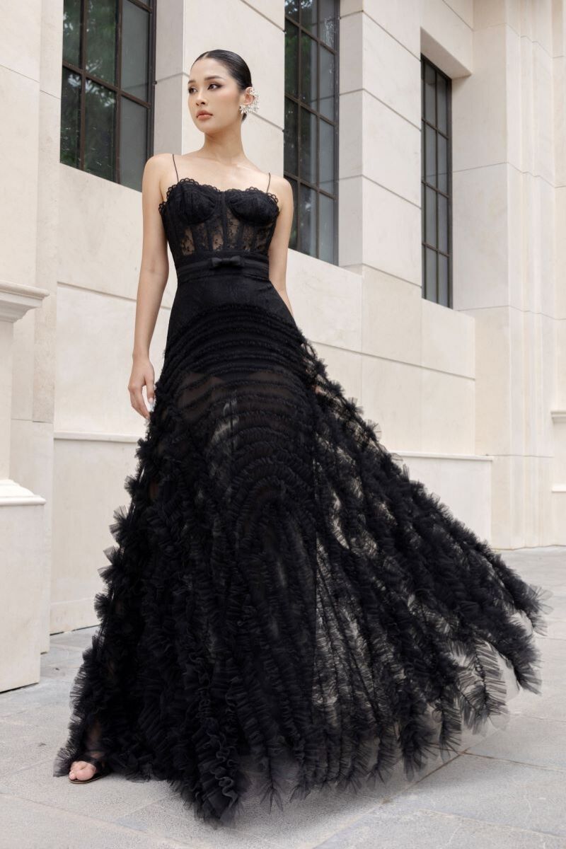 RAANANA BLACK LACE MIXED TULLE GOWN - CULT MIA