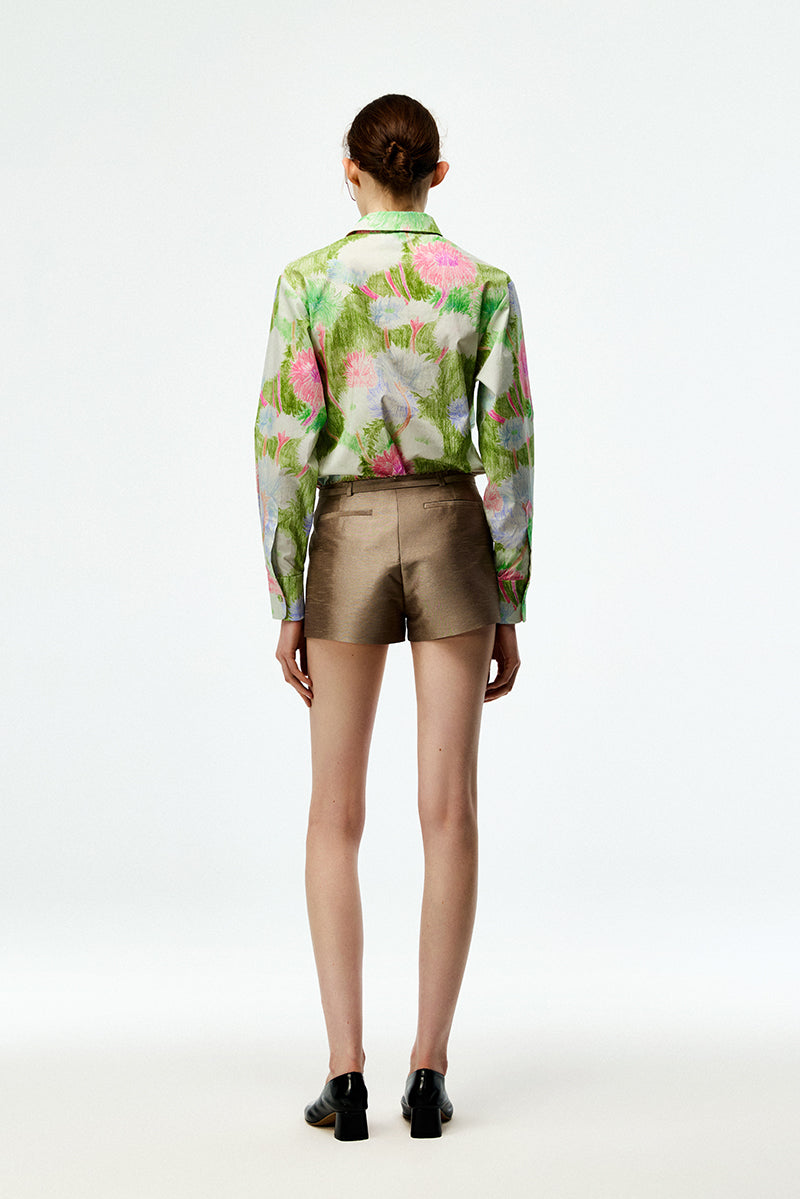 Chictopia taffeta shorts in oyster color, featuring a stylish and lightweight design perfect for casual summer wear.