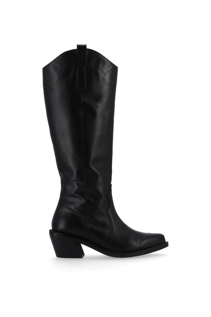 MOUNT BLACK BOOTS - CULT MIA