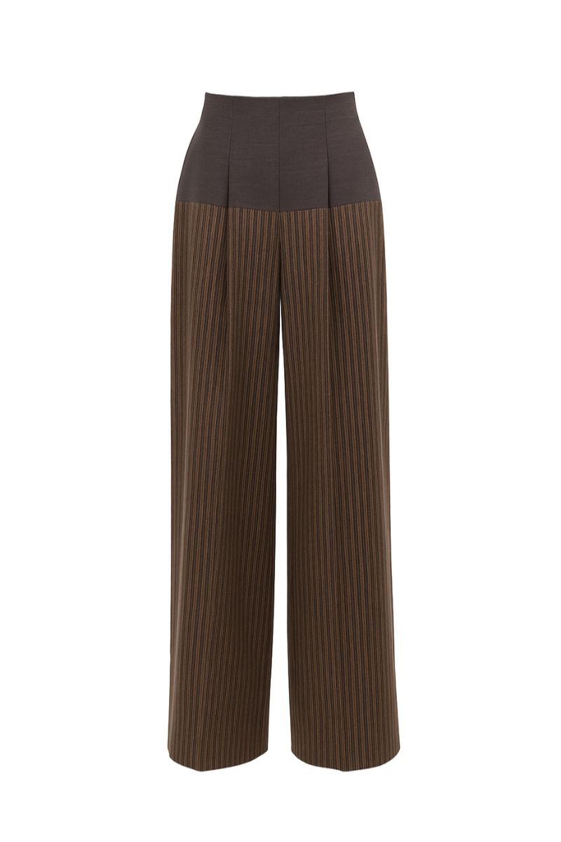 Two-tone waist pleated trousers by Lecia, showcasing the stylish design and tailored fit in a close-up view.