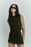 ZUT Arlington top in olive green, stylish women's blouse with long sleeves and relaxed fit, perfect for casual or office wear