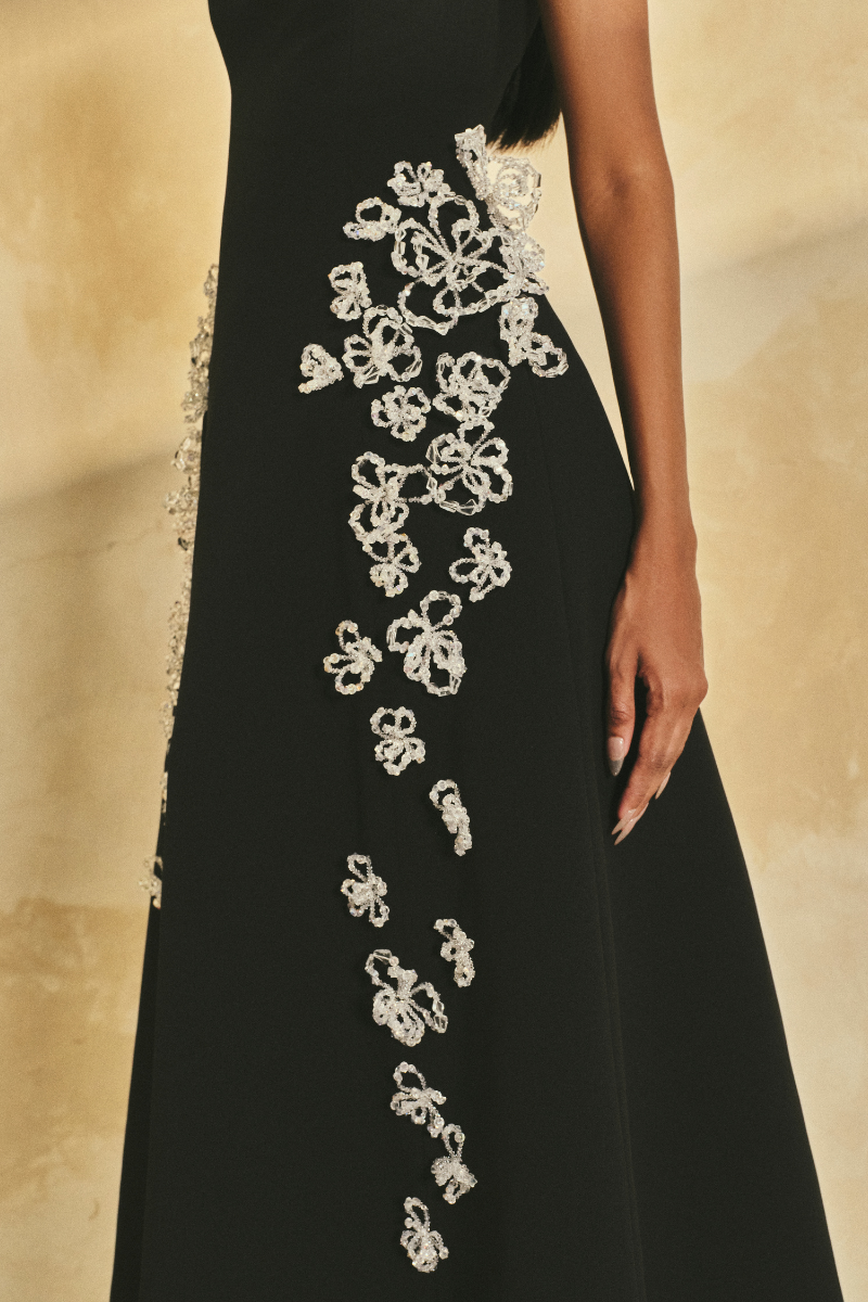SLEEVELESS POLY CREPE MIDI FLARED DRESS | CULT MIA | L'SCARLETT SLEEVELESS POLY CREPE MIDI FLARED DRESS | CULT MIA | L'SCARLETT