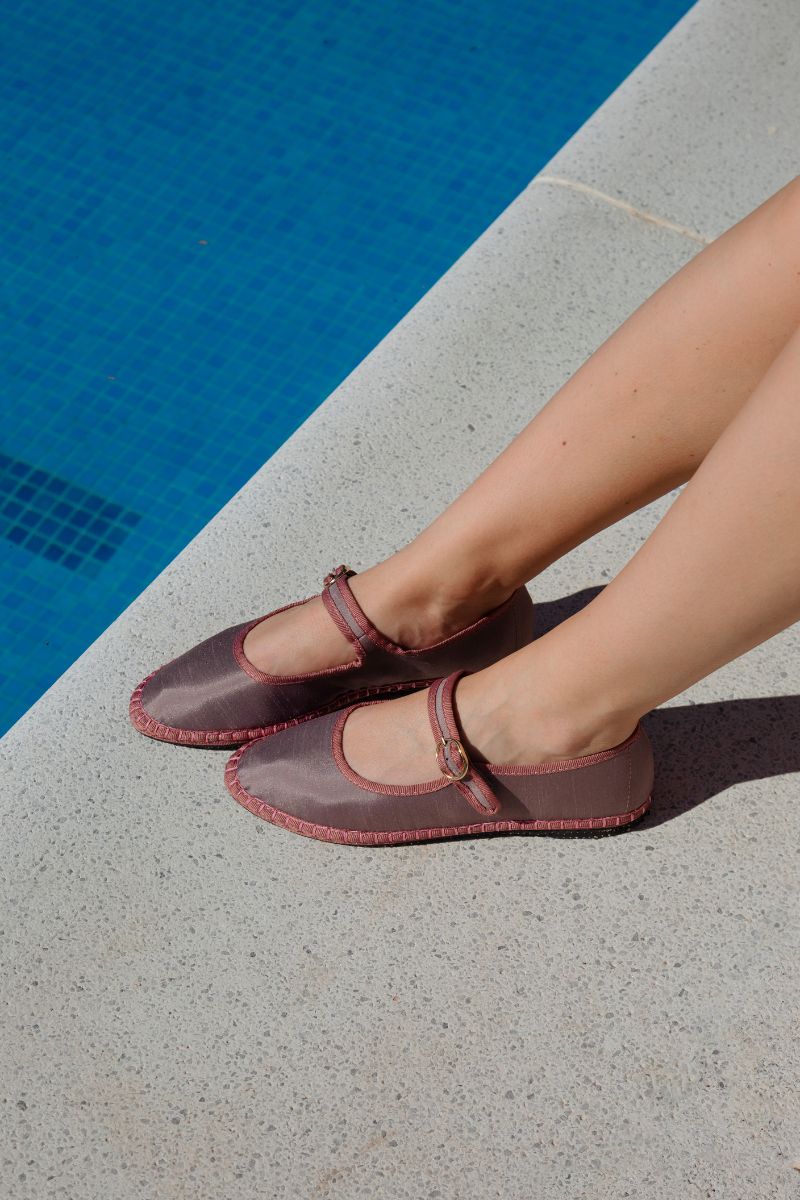 Flabelus Sula pink flats shoes with rounded toe and soft material, designed for comfortable everyday wear.