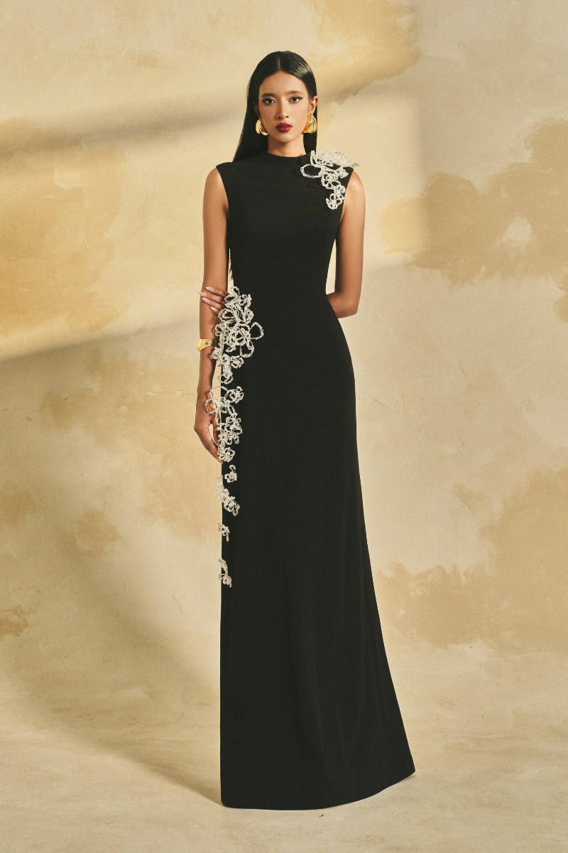 SLEEVELESS POLY CREPE MAXI DRESS