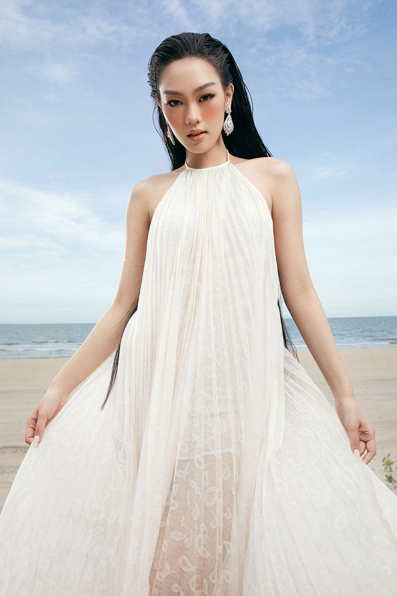 HALTER NECK PLEATED DRESS IN IVORY HALTER NECK PLEATED DRESS IN IVORY