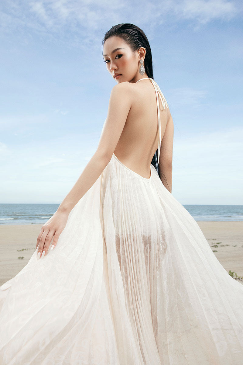 HALTER NECK PLEATED DRESS IN IVORY