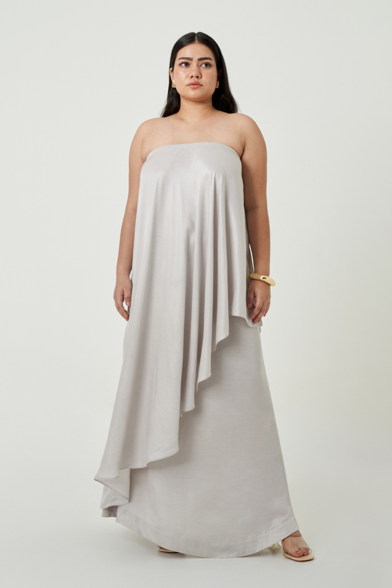 Summer Away Amal Gray Top, stylish women's sleeveless blouse with a relaxed fit and round neckline, perfect for casual wear.