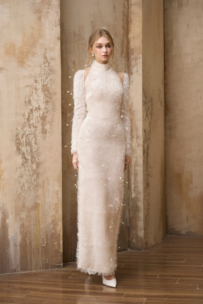 THE WINTER SWAN FUR GOWN | CULT MIA THE WINTER SWAN FUR GOWN | CULT MIA
