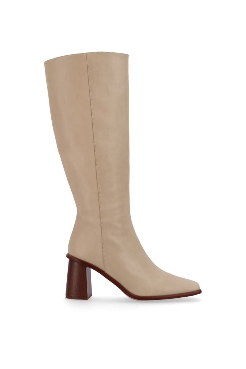 EAST CREAM LEATHER BOOTS - CULT MIA