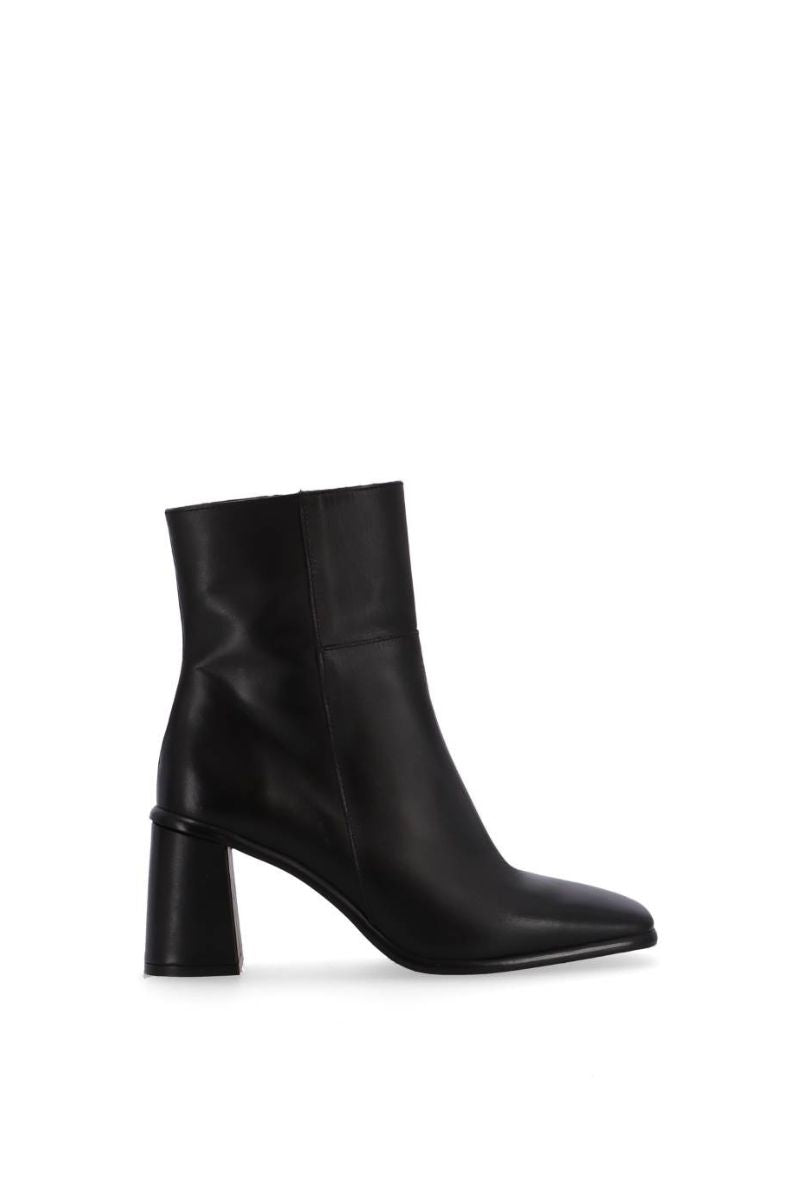 WEST VINTAGE TOTAL BLACK LEATHER ANKLE BOOTS - CULT MIA