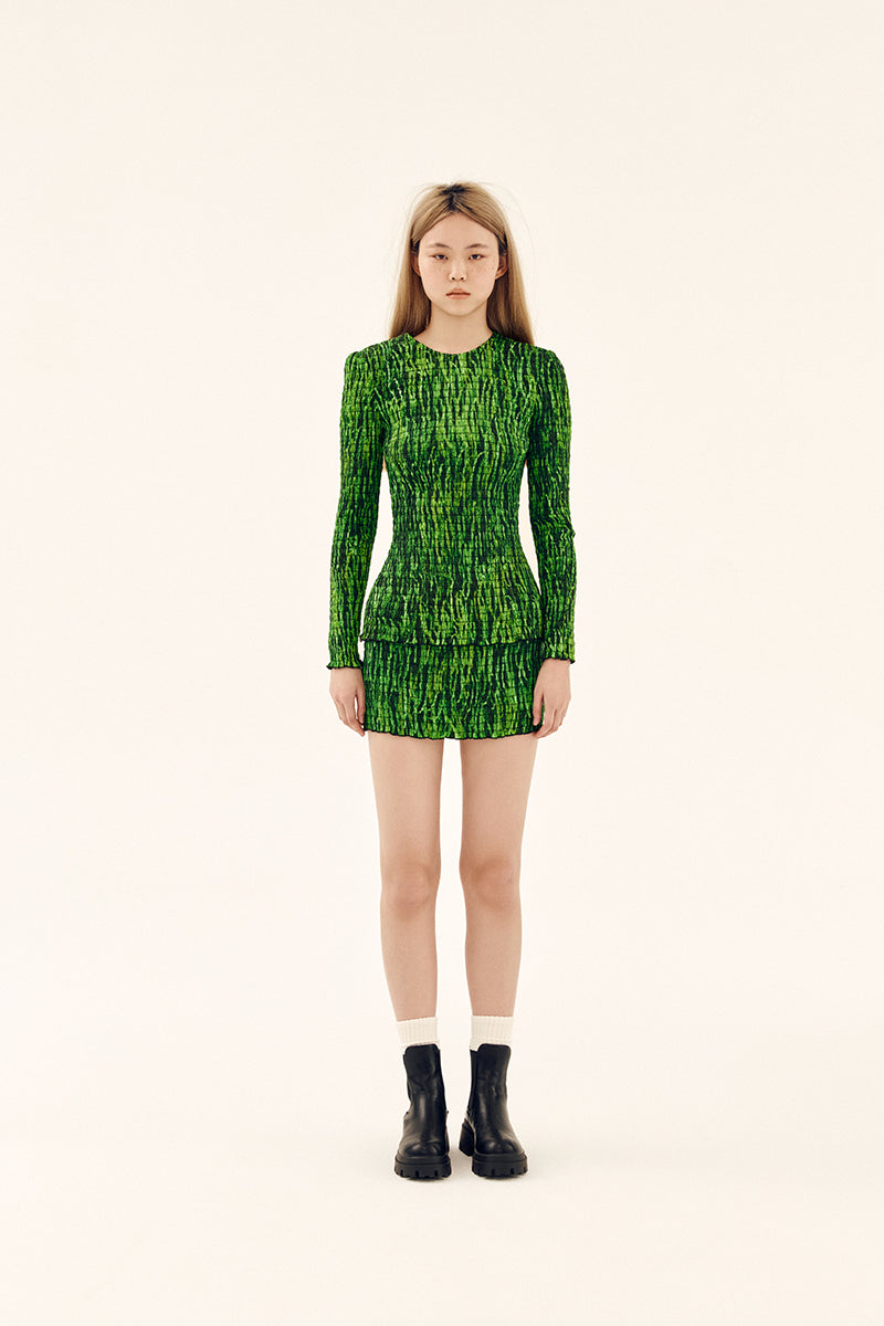 SHIRRED PRINTED MINI SKIRT IN GREEN