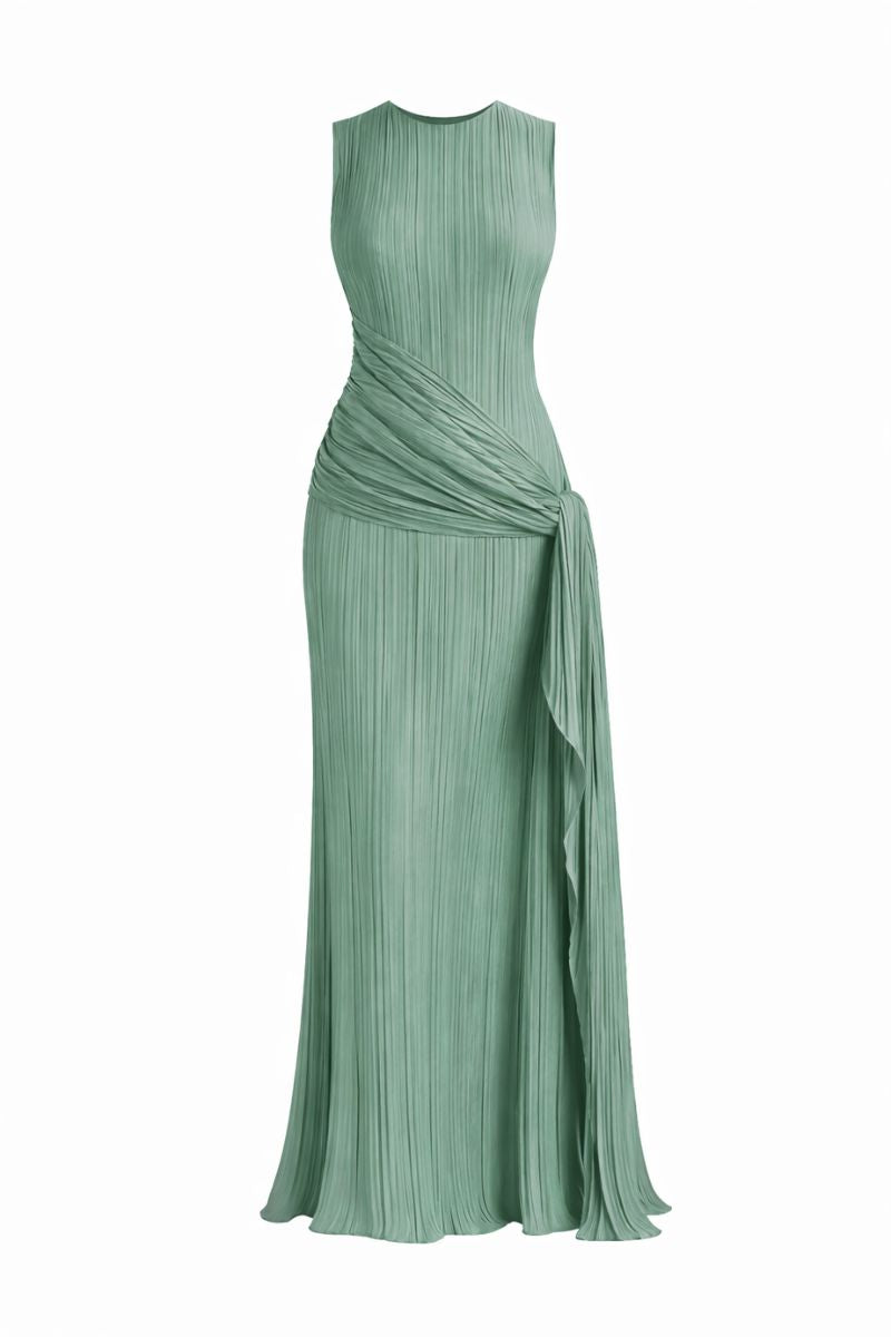 Maylé Vásquez Constance sleeveless maxi dress in flowing fabric, showcasing a stylish, elegant design perfect for warm weather.