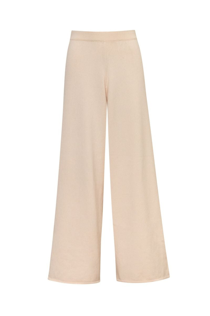 Baobab Kyoto pants in white cream, stylish and comfortable pants with a relaxed fit, shown in the image.