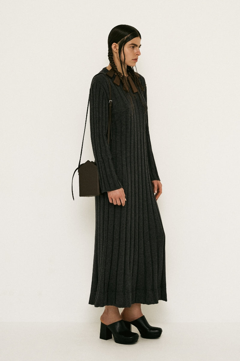 PODYH VITRYAK brown shoulder bag with adjustable strap, stylish and spacious for everyday use.