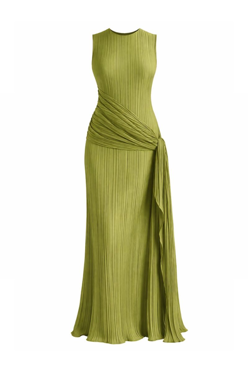 Maylé Vásquez Constante sleeveless maxi dress in flowing fabric, full-length design, and lightweight style suitable for warm weather.