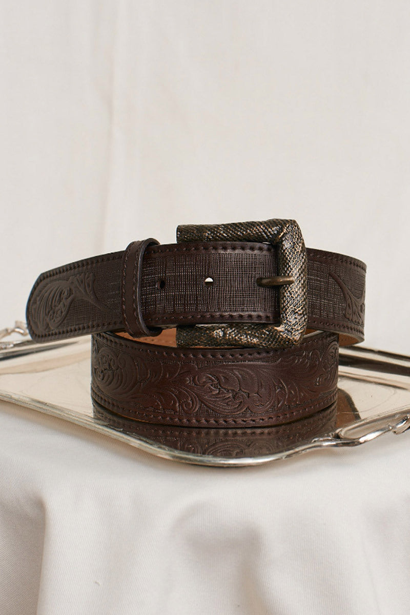 Acaria Studio brown leather belt with antique buckle, stylish accessory featuring smooth leather and vintage-inspired hardware.