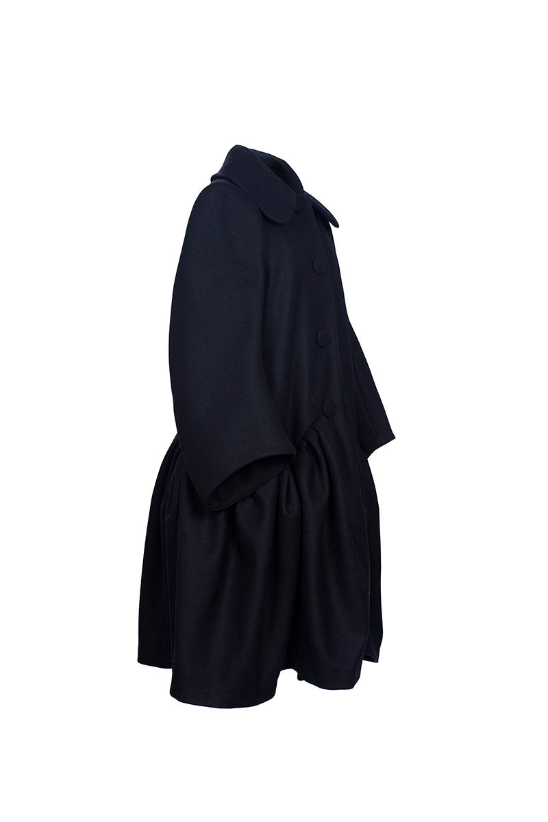 Chictopia Dora wool coat in neutral color, stylish and warm outerwear with a tailored fit and classic design.