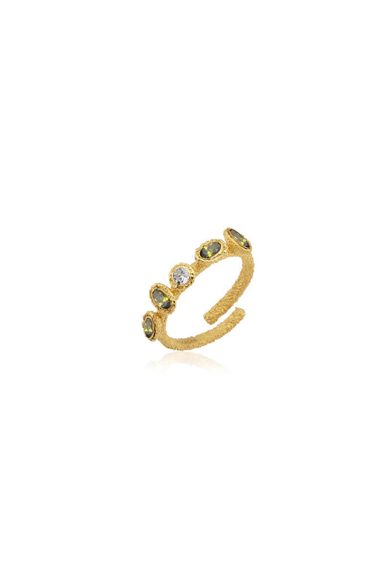 Peracas Aurora ring featuring olive green and white colors, showcasing a stylish design on a close-up of the ring.
