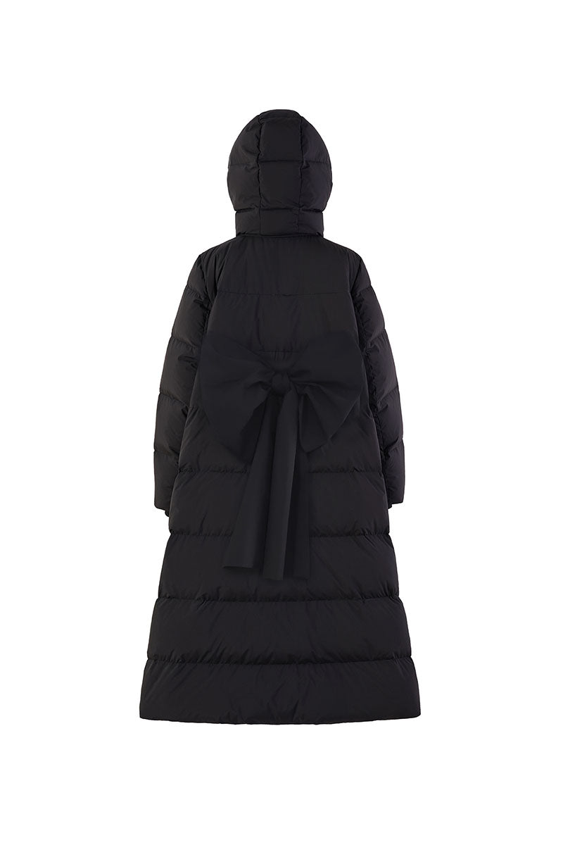 Chictopia LELA down coat in black, quilted winter coat with hood, front zipper, and plush collar for cold weather.