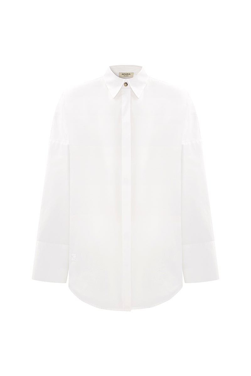 Acaria Studio iconic shirt featuring a stylish, fitted design in a versatile color, displayed on a mannequin.