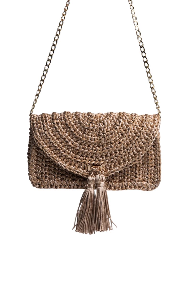 Catarina Mina Horizonte shoulder bag in sandy color with sleek design and adjustable strap, stylish accessory for everyday use.