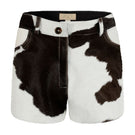 ZUT Ellis leather shorts featuring a sleek fit, high waist, and stylish design, perfect for casual or chic summer outfits.