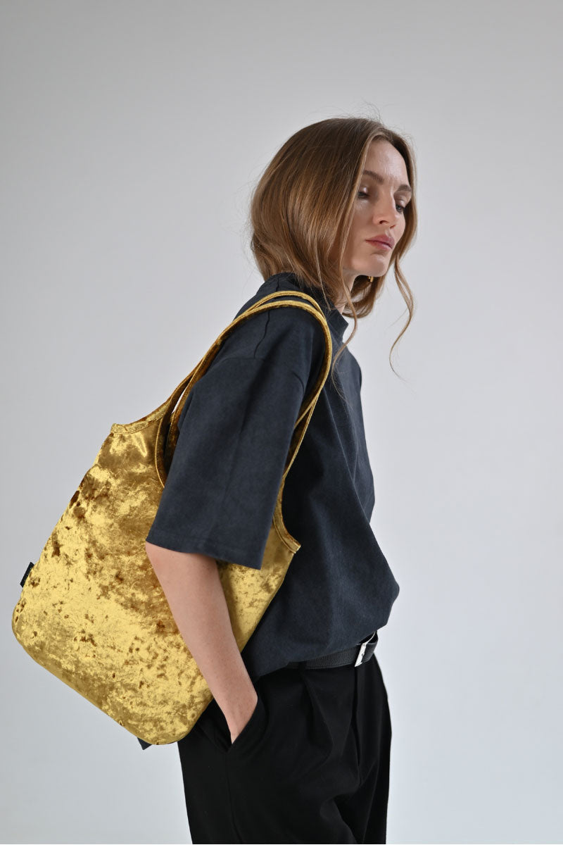 VIKLE STUDIO GIGI Bag in gold, stylish shoulder bag with sleek design and metallic finish, showcasing its elegant leather construction.