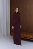Undress Cintia open-back burgundy maxi dress featuring a flowing silhouette and stylish back design.