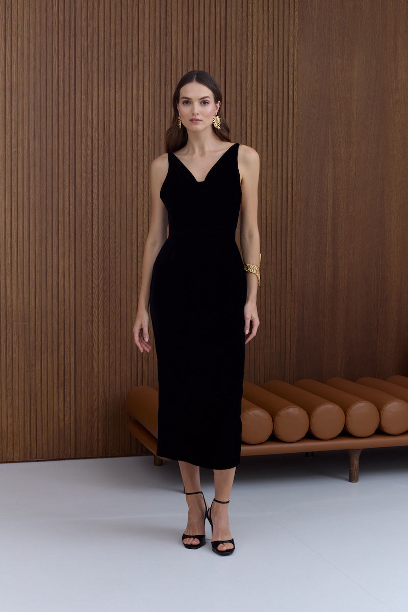 KALILA VELVET MIDI DRESS IN BLACK