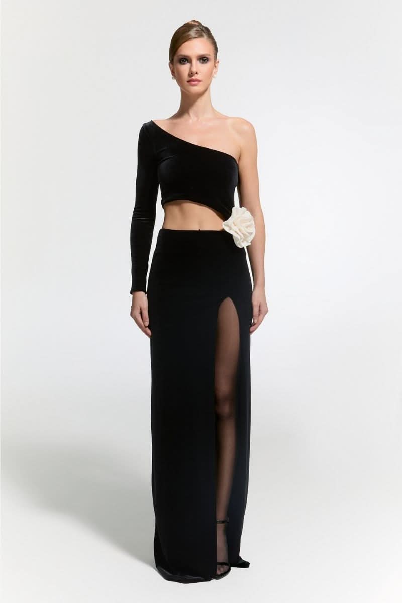 SR NUR KARAATA X CULT MIA RITZ WHITE ROSE DRESS - CULT MIA