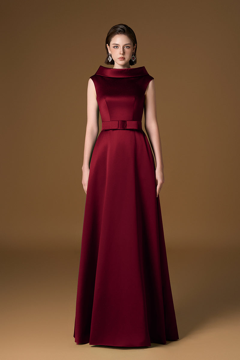 فستان هولي شيمر مبطن بالحرير الساتان باللون الأحمر