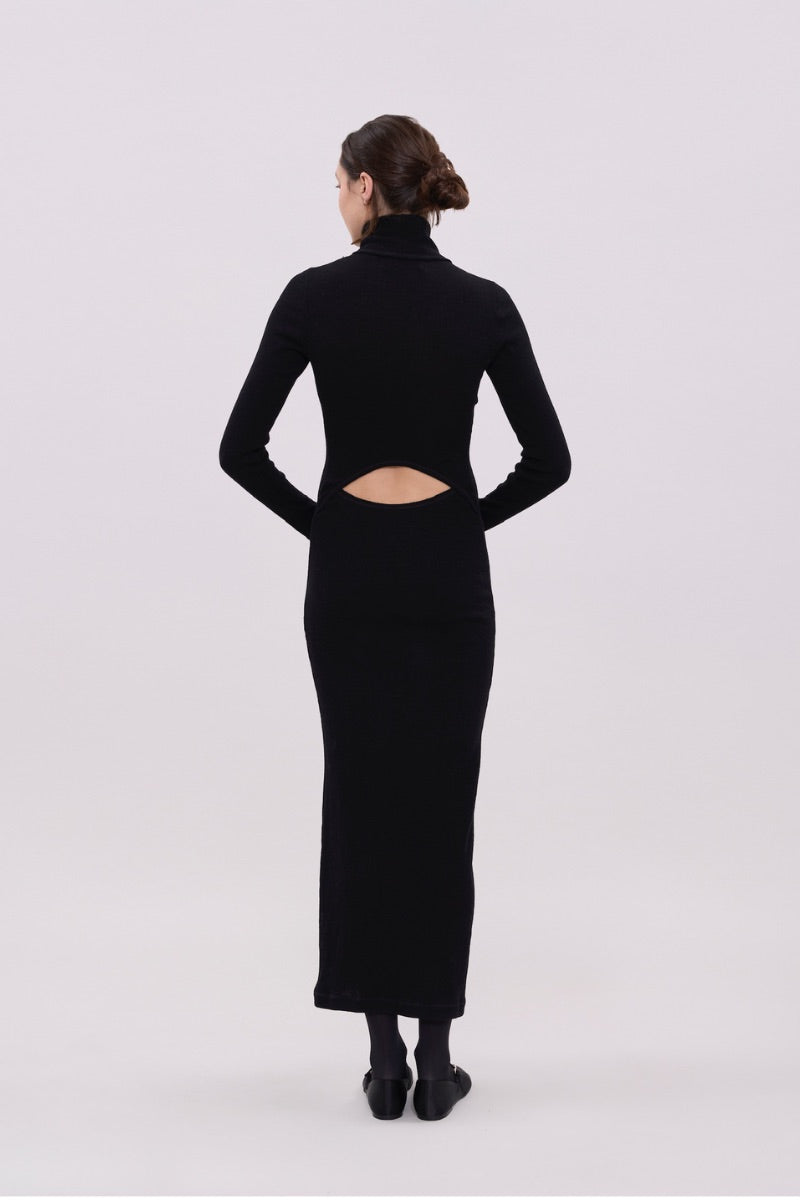 LONG SLEEVE DRESS IN BLACK - CULT MIA