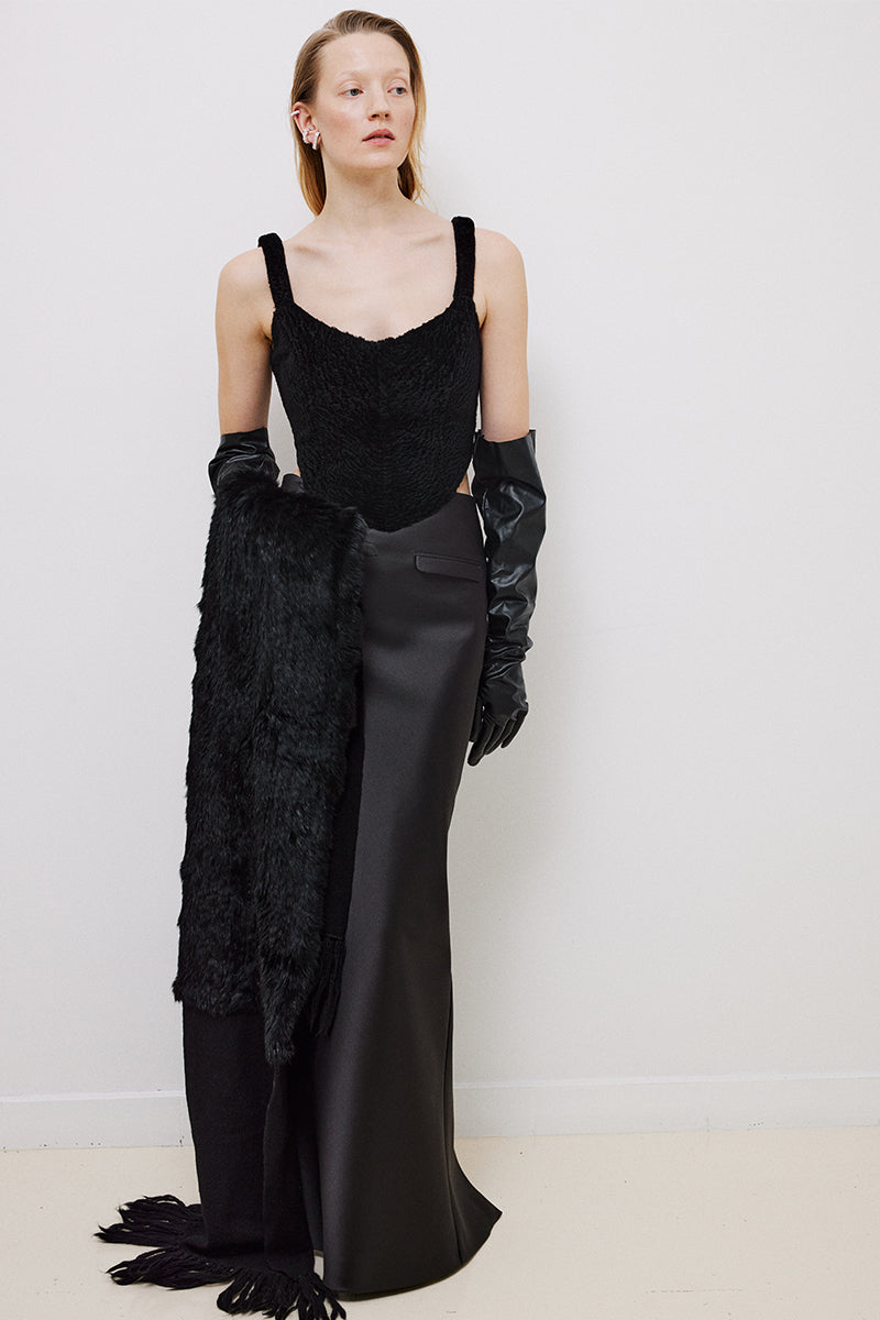 BLACK LOW-RISE STATUE MAXI SKIRT - CULT MIA