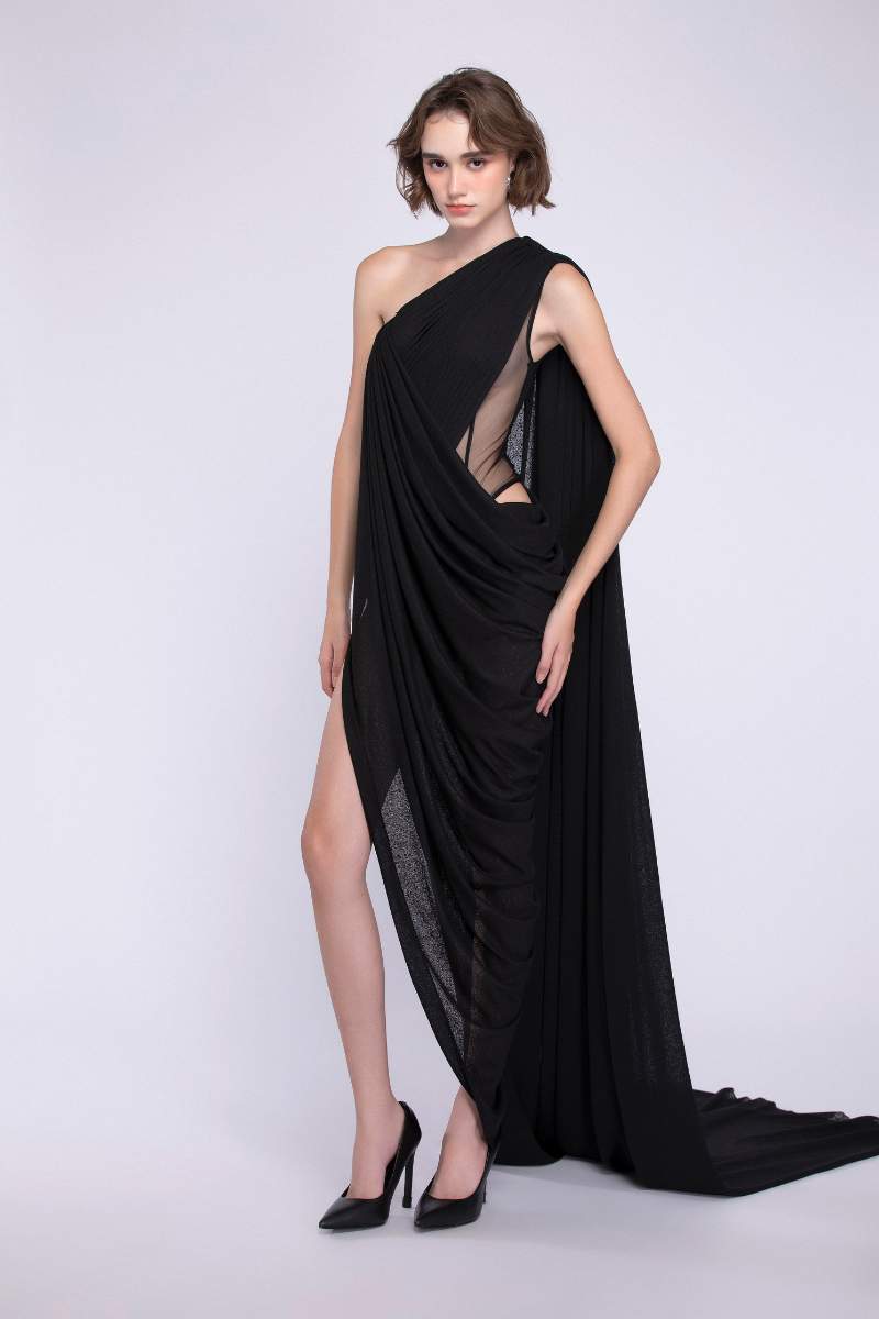 CHIC ECLIPSE GOWN