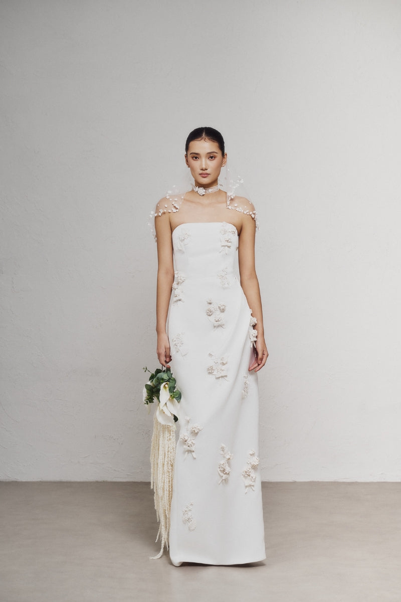 White Plan OVIEN maxi dress with flowy fabric and elegant design, perfect for summer or casual occasions.