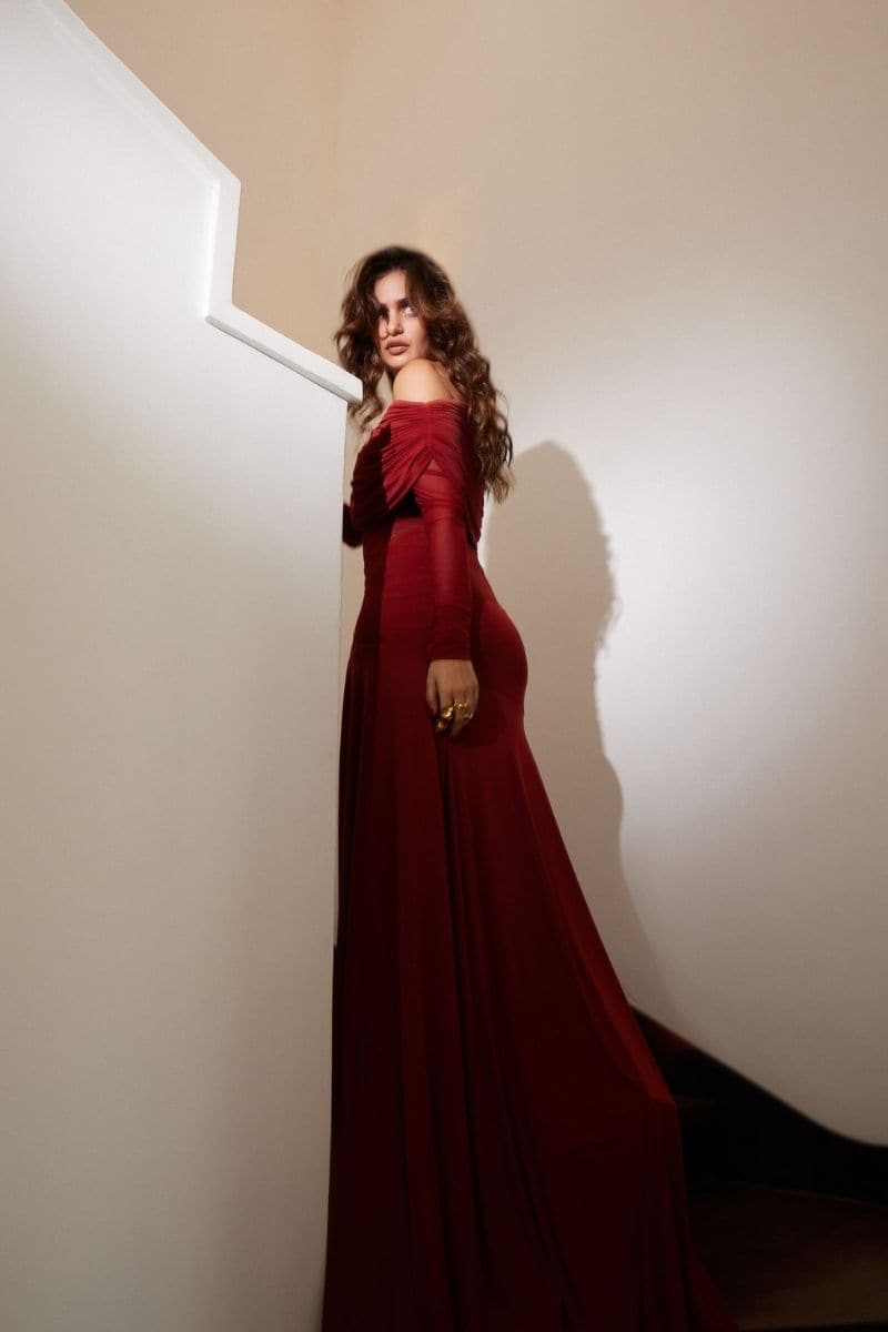 CARLA MAROON DRAPED GOWN - CULT MIA