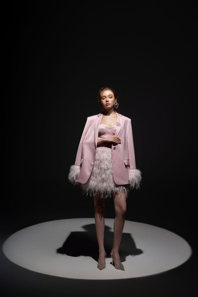 BABY PINK KIERA TAFFETA FEATHER BLAZER | CULT MIA | 21Six BABY PINK KIERA TAFFETA FEATHER BLAZER | CULT MIA | 21Six