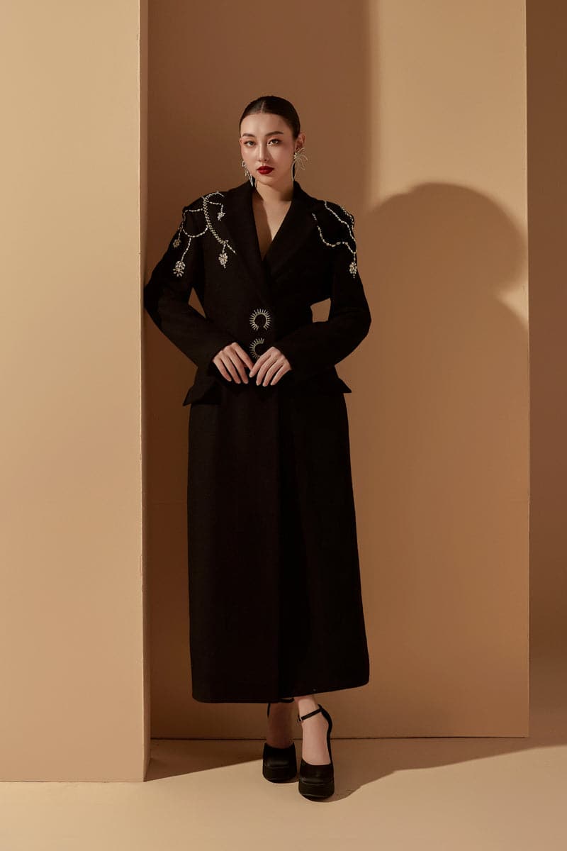 EVELYN BLACK FELT CRYSTAL OVERCOAT | 21Six | CULT MIA