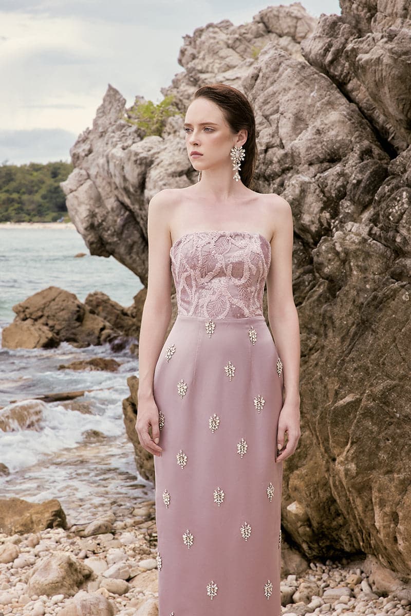 REBECCA CRYSTAL LACE CRYSTAL DRESS | CULT MIA | 21Six REBECCA CRYSTAL LACE CRYSTAL DRESS | CULT MIA | 21Six