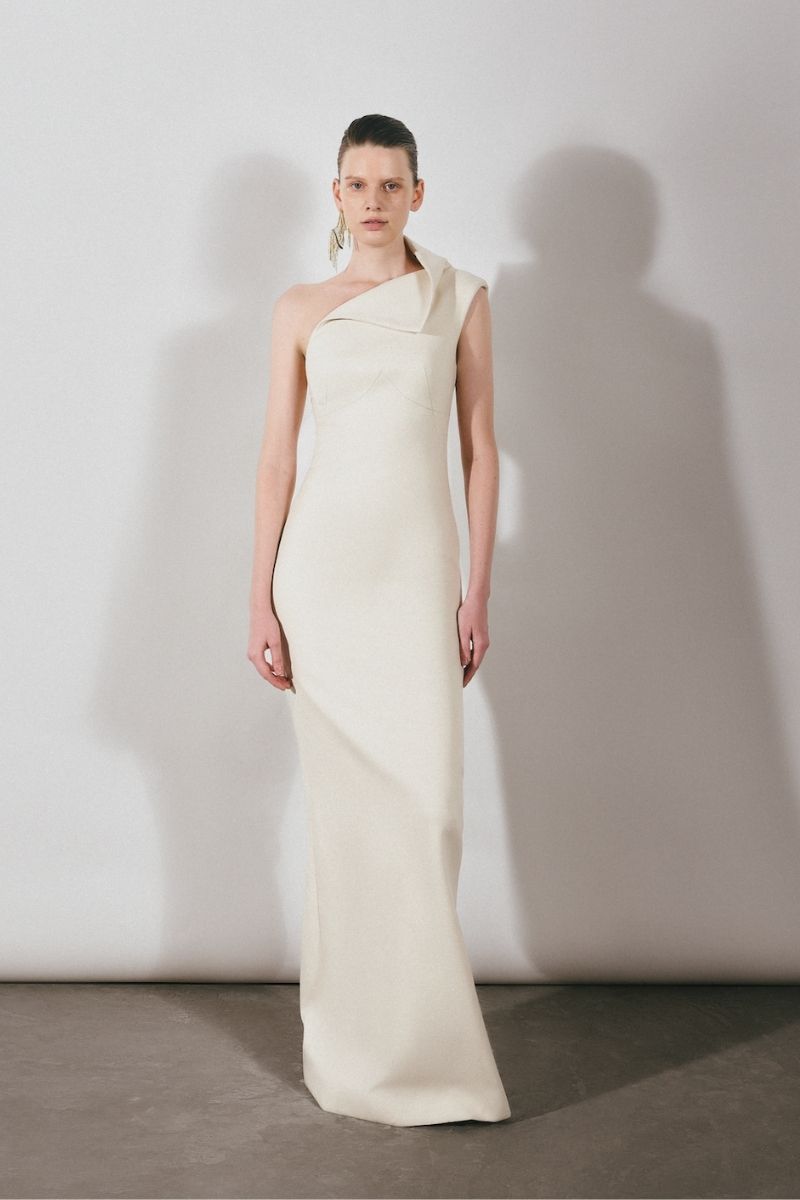 WHITE ONE-SHOULDER SLEEVELESS MAXI DRESS