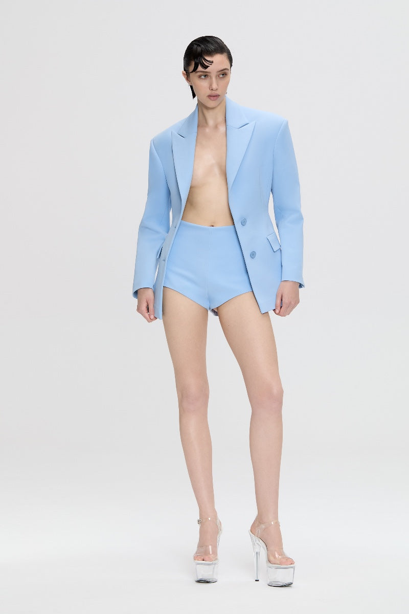 Nué Delphine shorts featuring a lightweight fabric, stylish fit, and casual design perfect for resort or everyday wear.